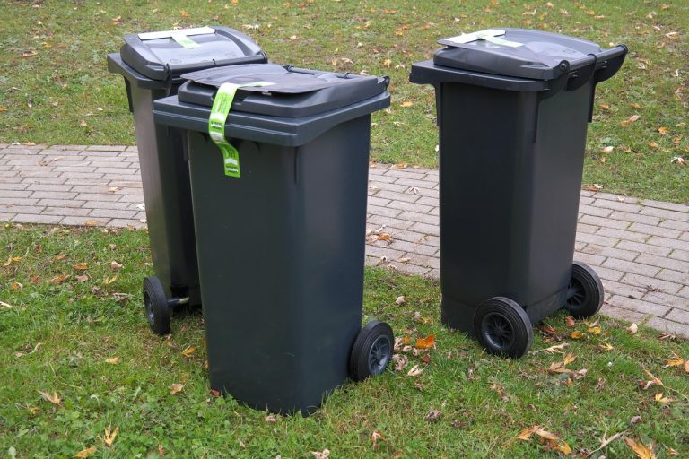 garbage-can-231869_1280