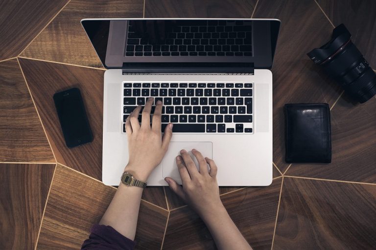 pexels-laptop-1842297_1280