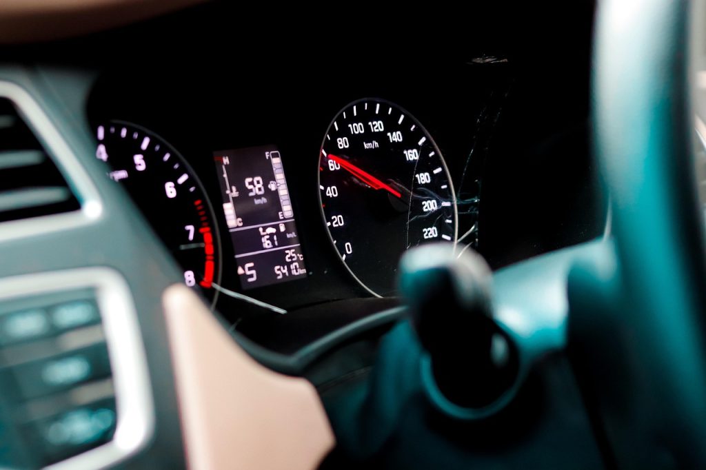 babbubirdi-speedometer-5408319_1280
