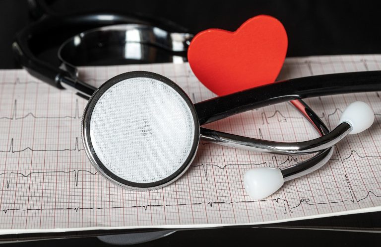 myriams-fotos-stethoscope-4820535_1280