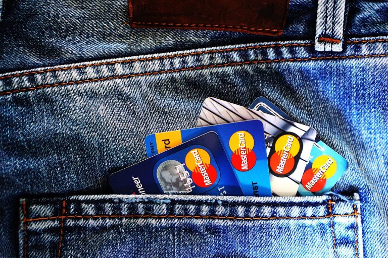 thedigitalway-credit-cards-1583534_1280