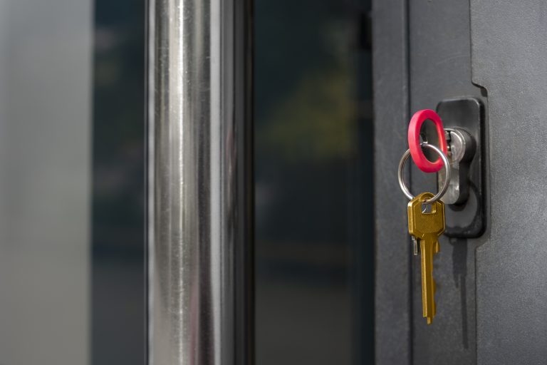 metallic-key-door-lock